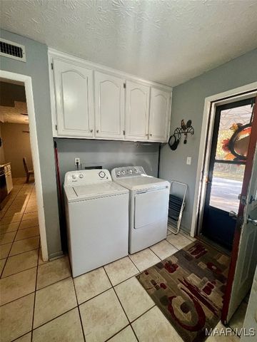 100 Shawnee Drive, Wetumpka, AL 36092