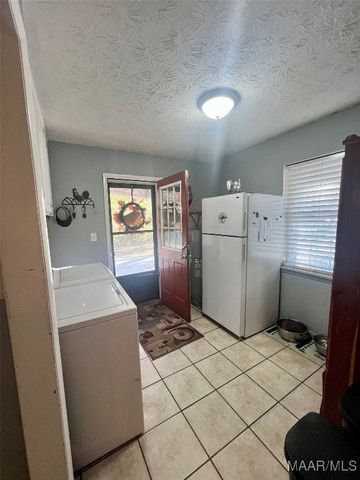 100 Shawnee Drive, Wetumpka, AL 36092