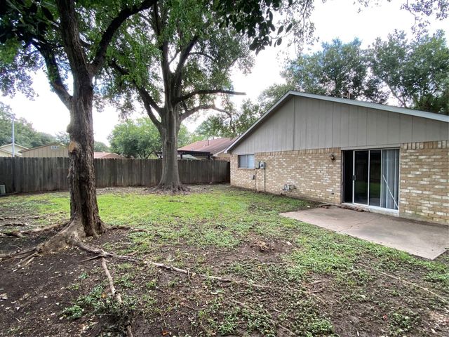 1010 Western Hills Drive, Katy, TX 77450