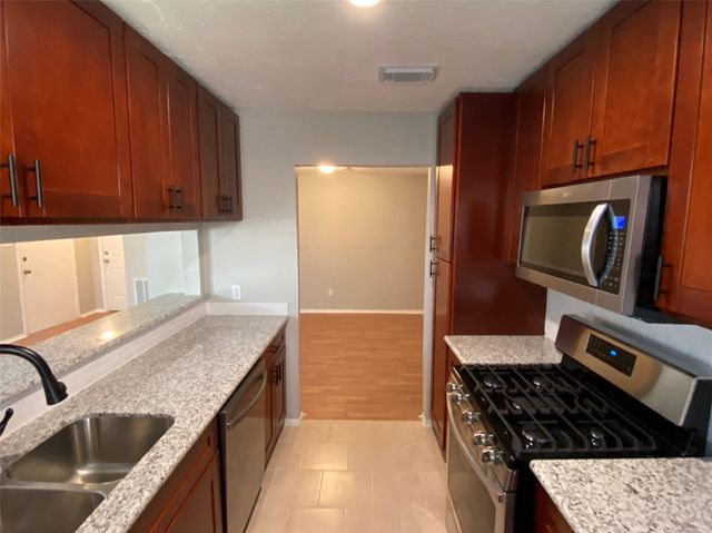 1010 Western Hills Drive, Katy, TX 77450