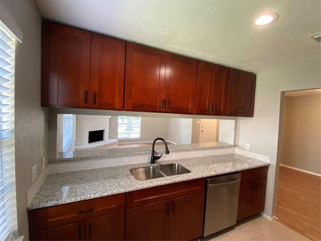 1010 Western Hills Drive, Katy, TX 77450