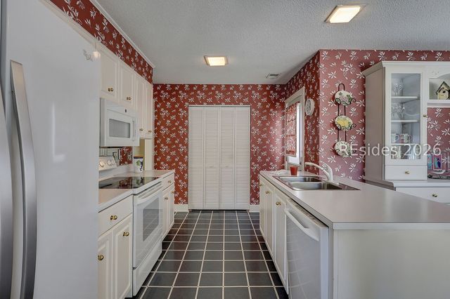 33 Stoney Creek Rd, Hilton Head Island, SC 29928