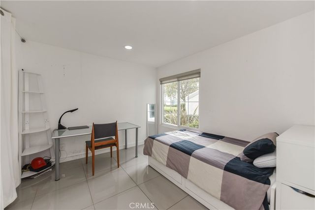 53 Oxford 14, Irvine, CA 92612