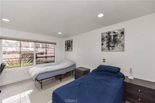 53 Oxford 14, Irvine, CA 92612