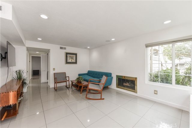53 Oxford 14, Irvine, CA 92612