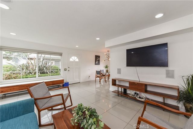 53 Oxford 14, Irvine, CA 92612