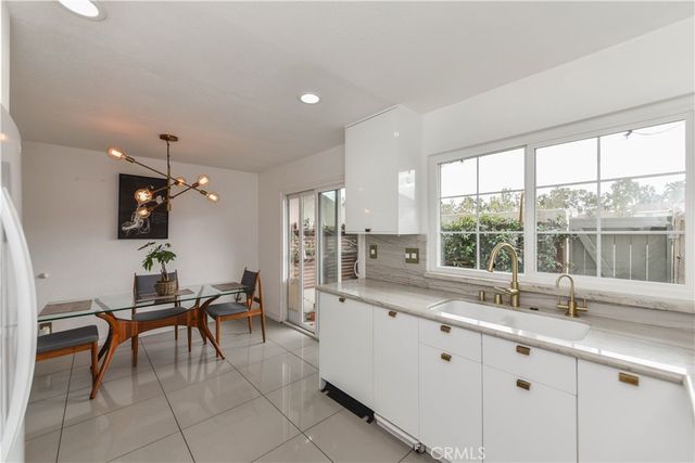 53 Oxford 14, Irvine, CA 92612