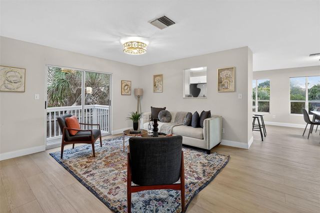 522 E MORGAN STREET, Tarpon Springs, FL 34689