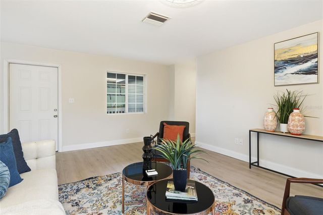 522 E MORGAN STREET, Tarpon Springs, FL 34689