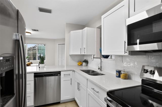 522 E MORGAN STREET, Tarpon Springs, FL 34689