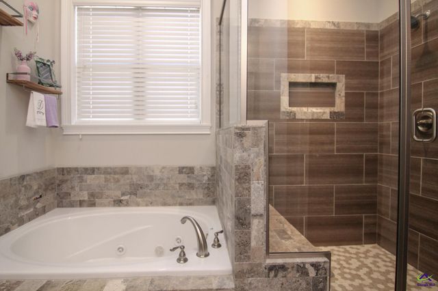 912 Abingdon Cove, Bonaire, GA 31005