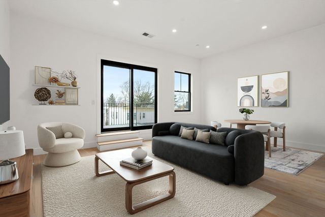 52 Withington St 9, Boston, MA 02124