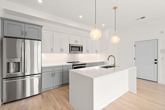 52 Withington St 9, Boston, MA 02124