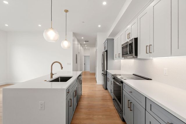 52 Withington St 9, Boston, MA 02124