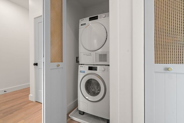 52 Withington St 9, Boston, MA 02124