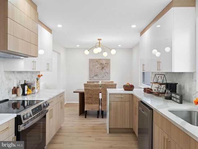 98 RED STONE RDG, Delran, NJ 08075