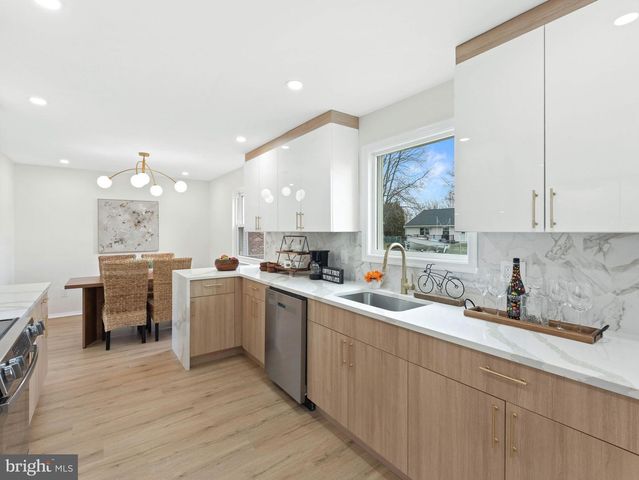 98 RED STONE RDG, Delran, NJ 08075