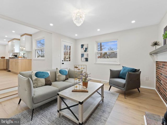 98 RED STONE RDG, Delran, NJ 08075