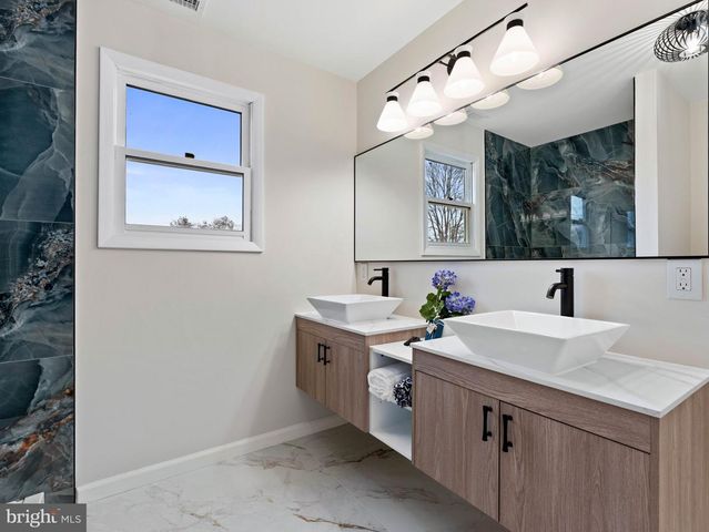 98 RED STONE RDG, Delran, NJ 08075