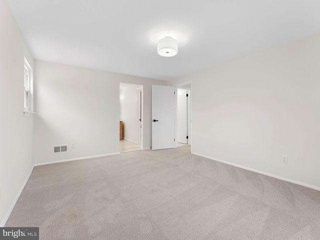 98 RED STONE RDG, Delran, NJ 08075