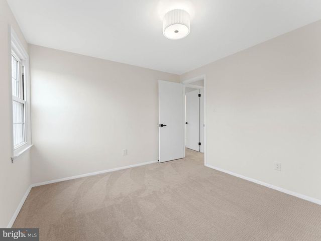 98 RED STONE RDG, Delran, NJ 08075