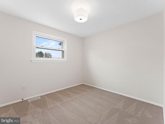 98 RED STONE RDG, Delran, NJ 08075