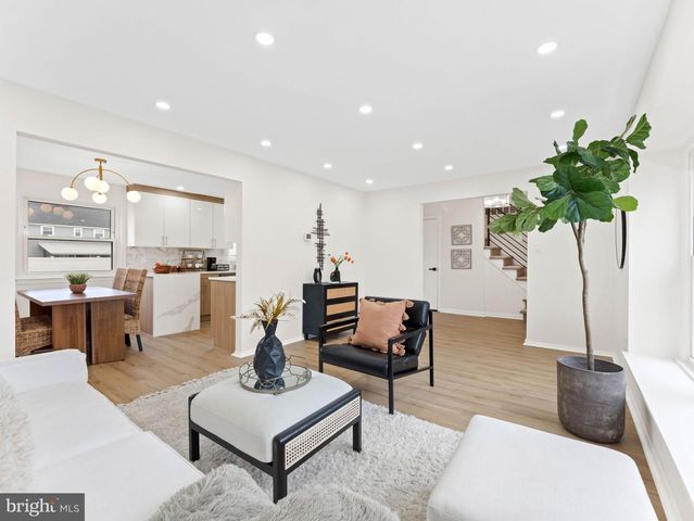 98 RED STONE RDG, Delran, NJ 08075