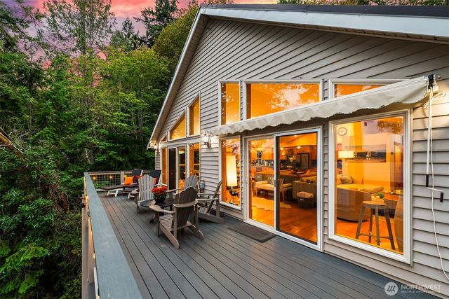 20 N Triton Head Drive, Lilliwaup, WA 98555