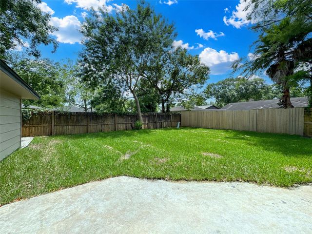 16422 Brambling Drive, Houston, TX 77059