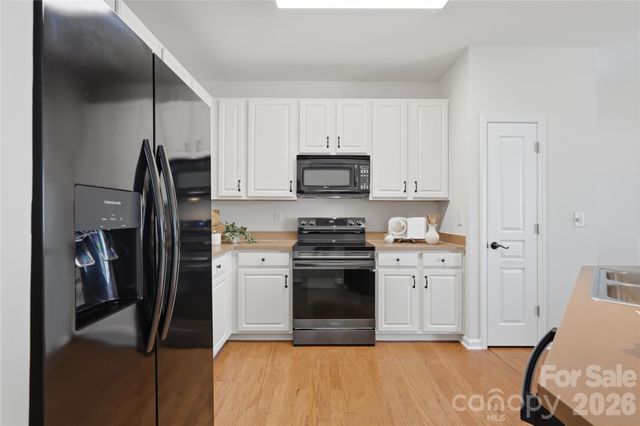1028 Tabard Lane, Matthews, NC 28104