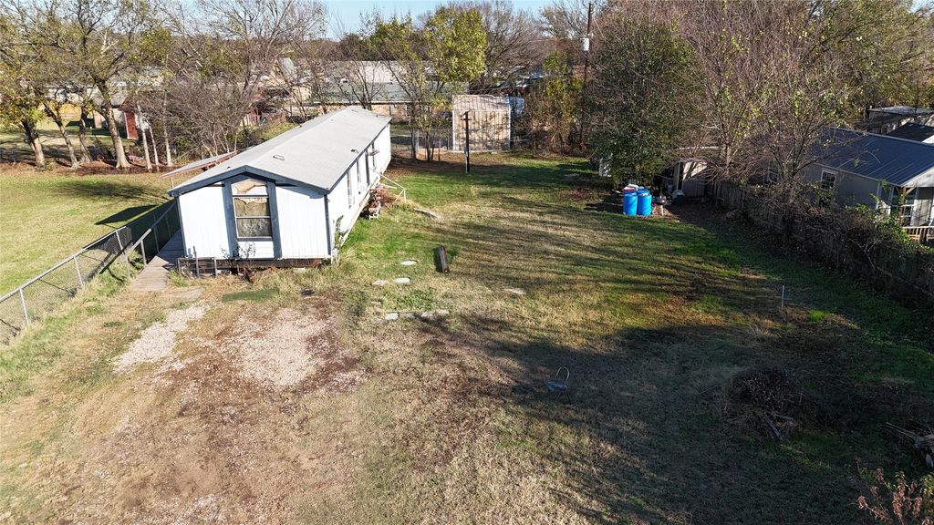 214 Pearson Lane, Azle, TX 76020