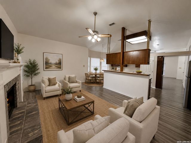 13410 Alcanfor, Universal City, TX 78148