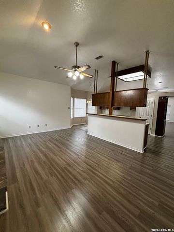 13410 Alcanfor, Universal City, TX 78148