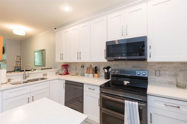 1050 STARKEY ROAD 104, Largo, FL 33771