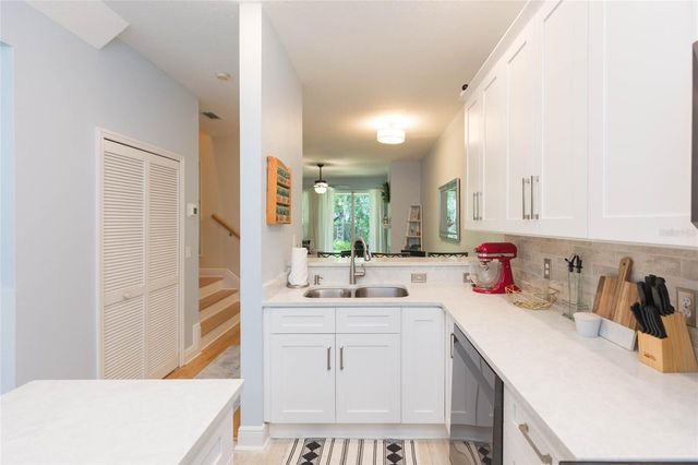 1050 STARKEY ROAD 104, Largo, FL 33771