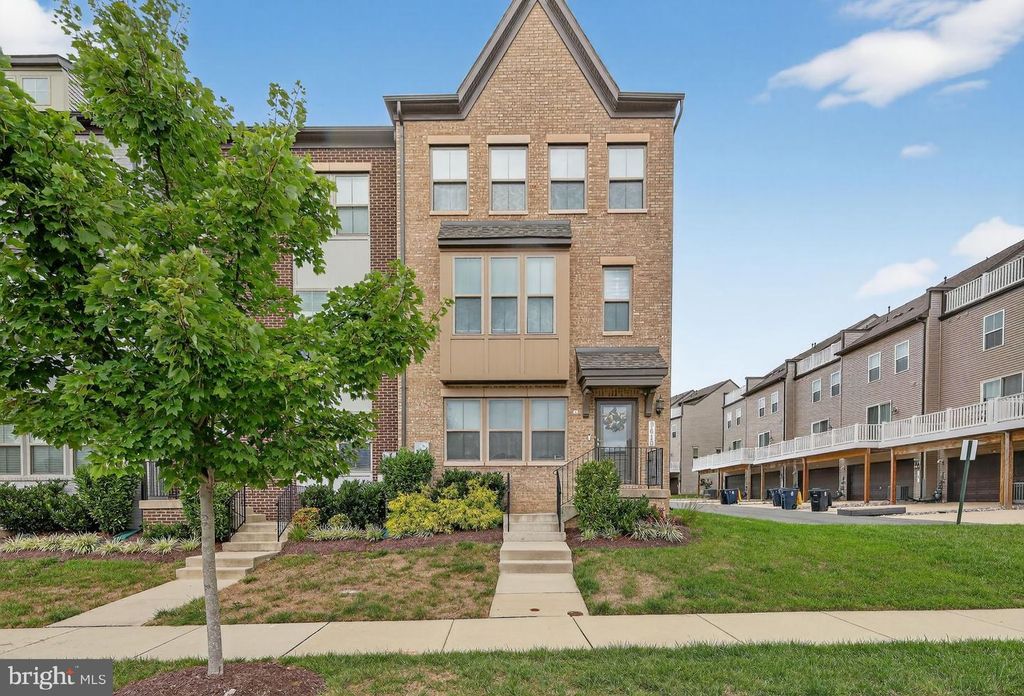 9610 PRINCE PL, Upper Marlboro, MD 20774