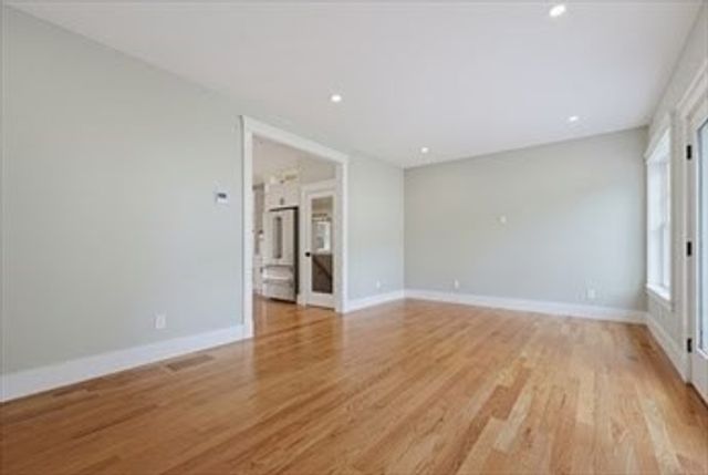 37L Poquanticut Ave L, Easton, MA 02356