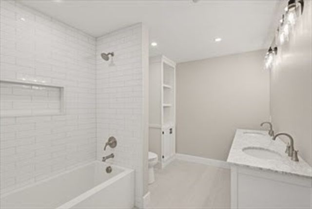 37L Poquanticut Ave L, Easton, MA 02356