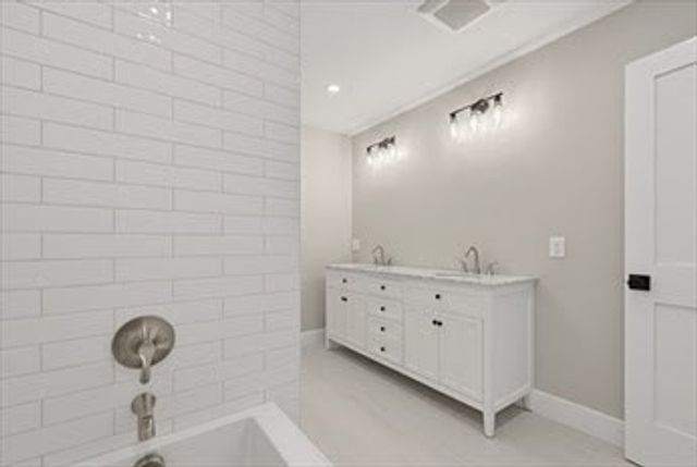 37L Poquanticut Ave L, Easton, MA 02356