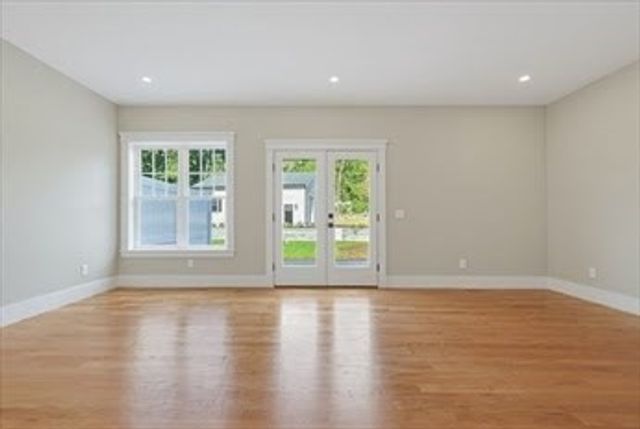 37L Poquanticut Ave L, Easton, MA 02356