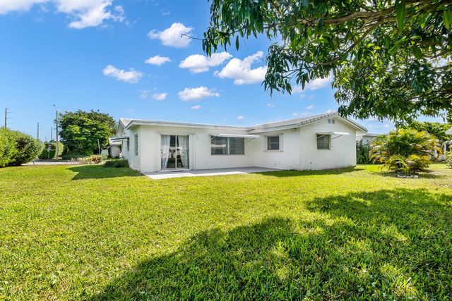 1501 SW 18th Drive, Boynton Beach, FL 33426