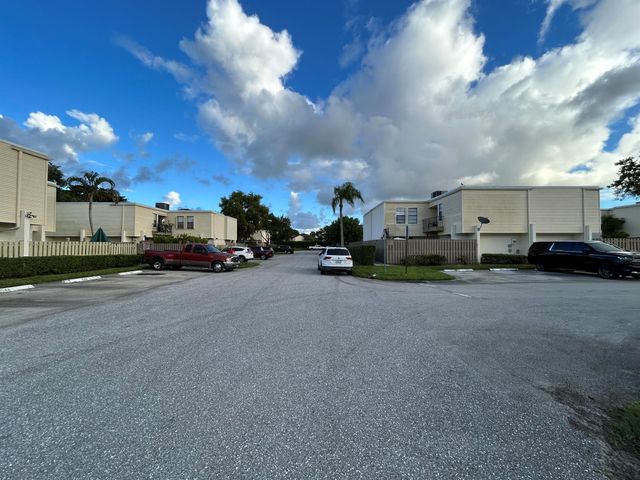 11983 Shakerwood Lane, Wellington, FL 33414