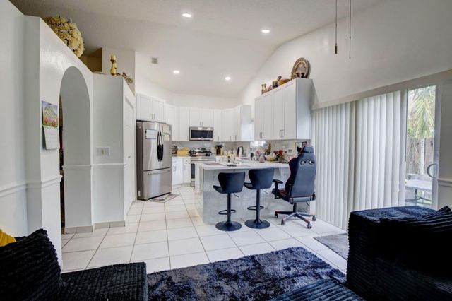 10245 SW 16th Court, Pembroke Pines, FL 33025