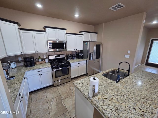 7673 Mundy Creek Drive, El Paso, TX 79911