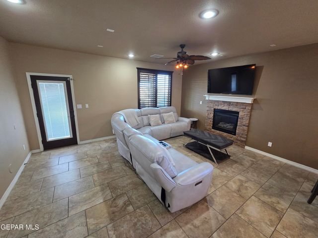 7673 Mundy Creek Drive, El Paso, TX 79911