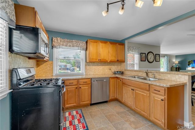 95 Cherokee Drive, West Seneca, NY 14224