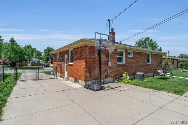 95 Cherokee Drive, West Seneca, NY 14224