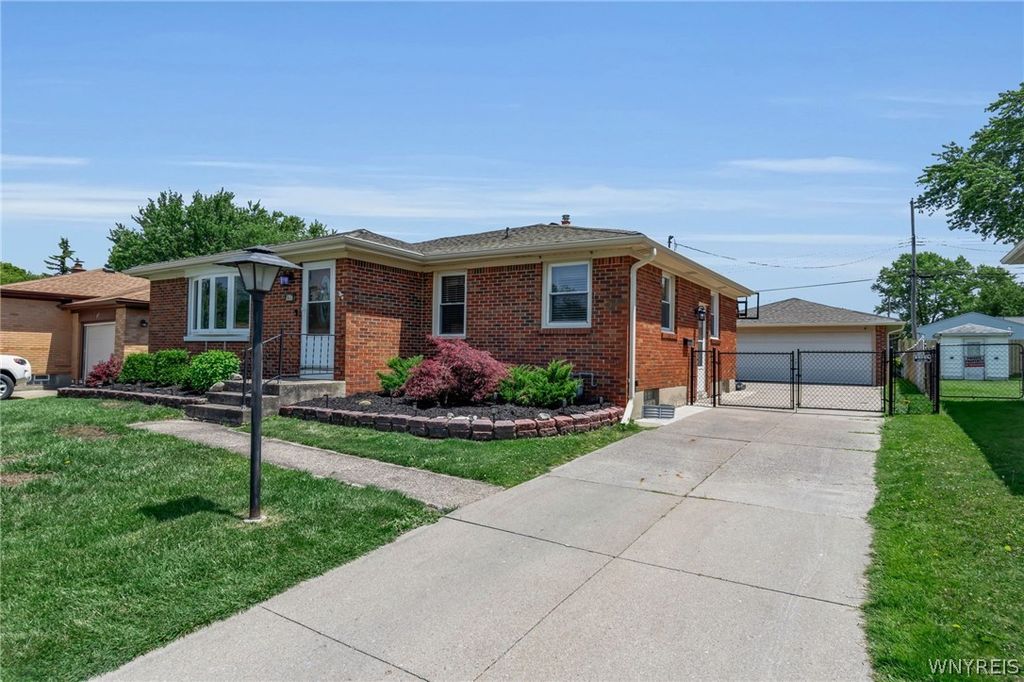 95 Cherokee Drive, West Seneca, NY 14224