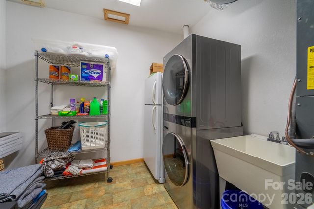 91 Double Springs Road, Almond, NC 28702