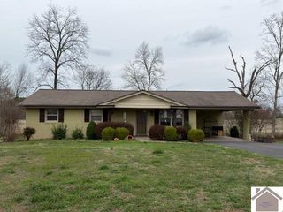 267 Meadow Green Cir # 16 # 17, Murray, KY 42071